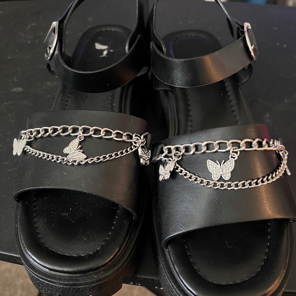 Women’s platforms - Picture 2 of 2